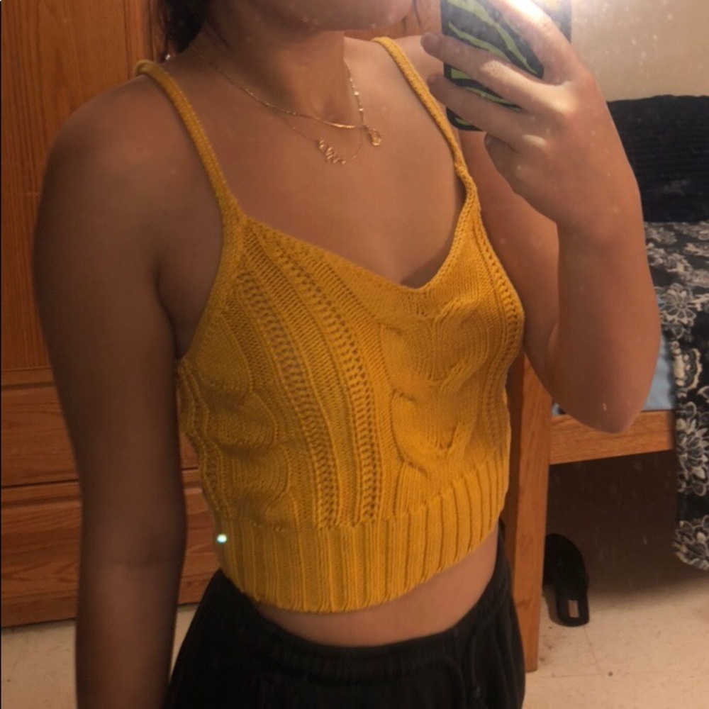 ❌SOLD❌American eagle yellow crochet knit tank